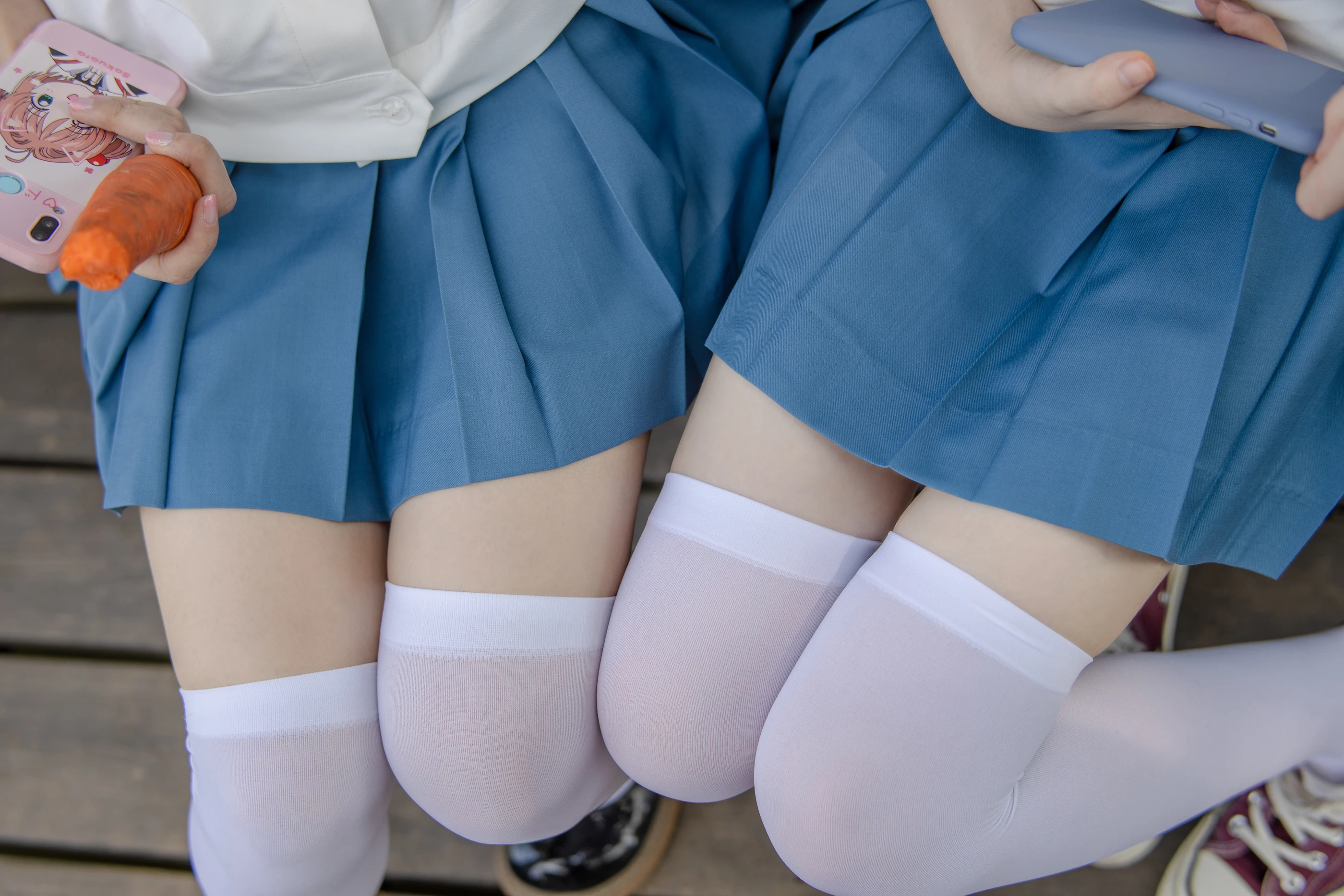 森萝财团 JKFUN-025 默陌&Aika  80D白丝过膝袜 [93P]插图2